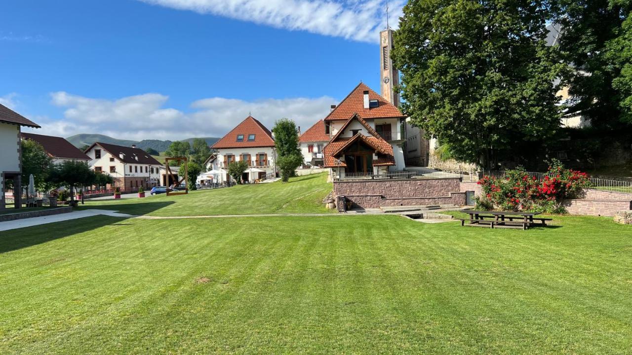 Casa Rural Roncesvalles Espinal-Auzperri Bagian luar foto