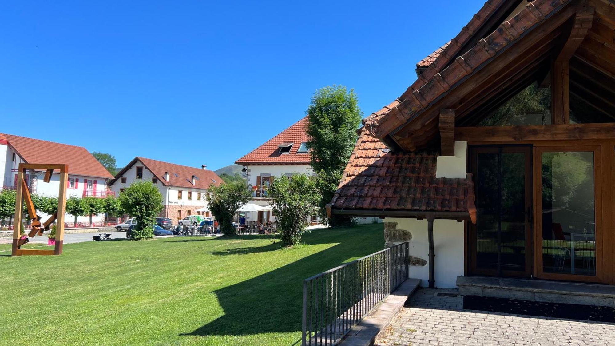 Casa Rural Roncesvalles Espinal-Auzperri Bagian luar foto