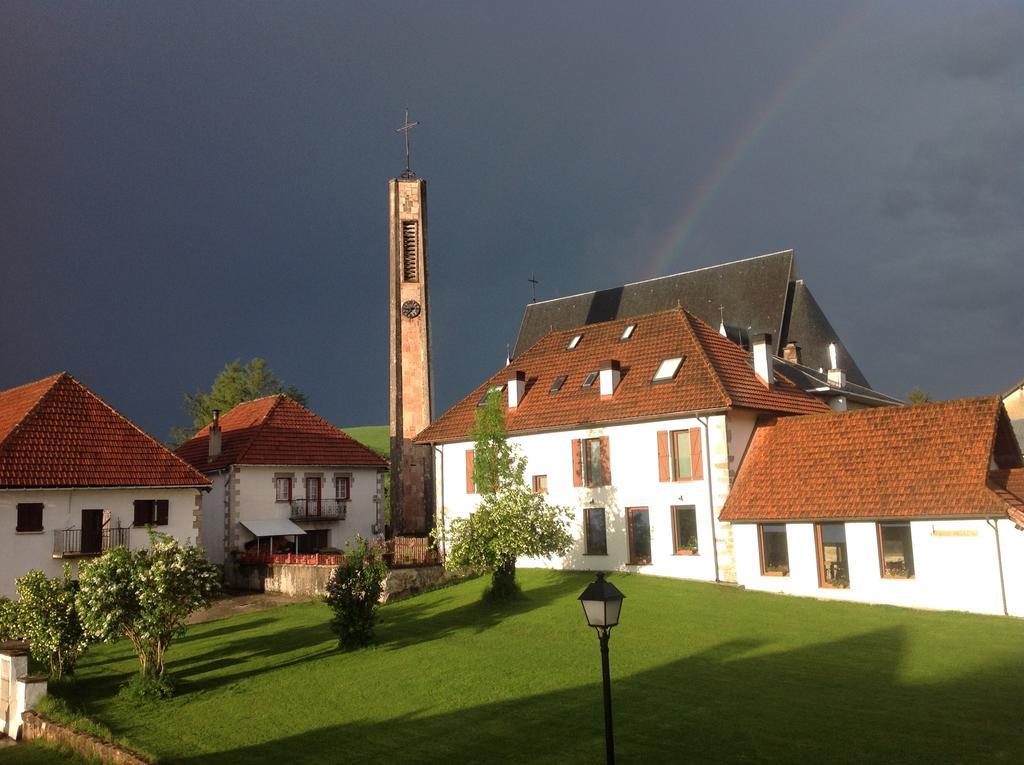 Casa Rural Roncesvalles Espinal-Auzperri Bagian luar foto